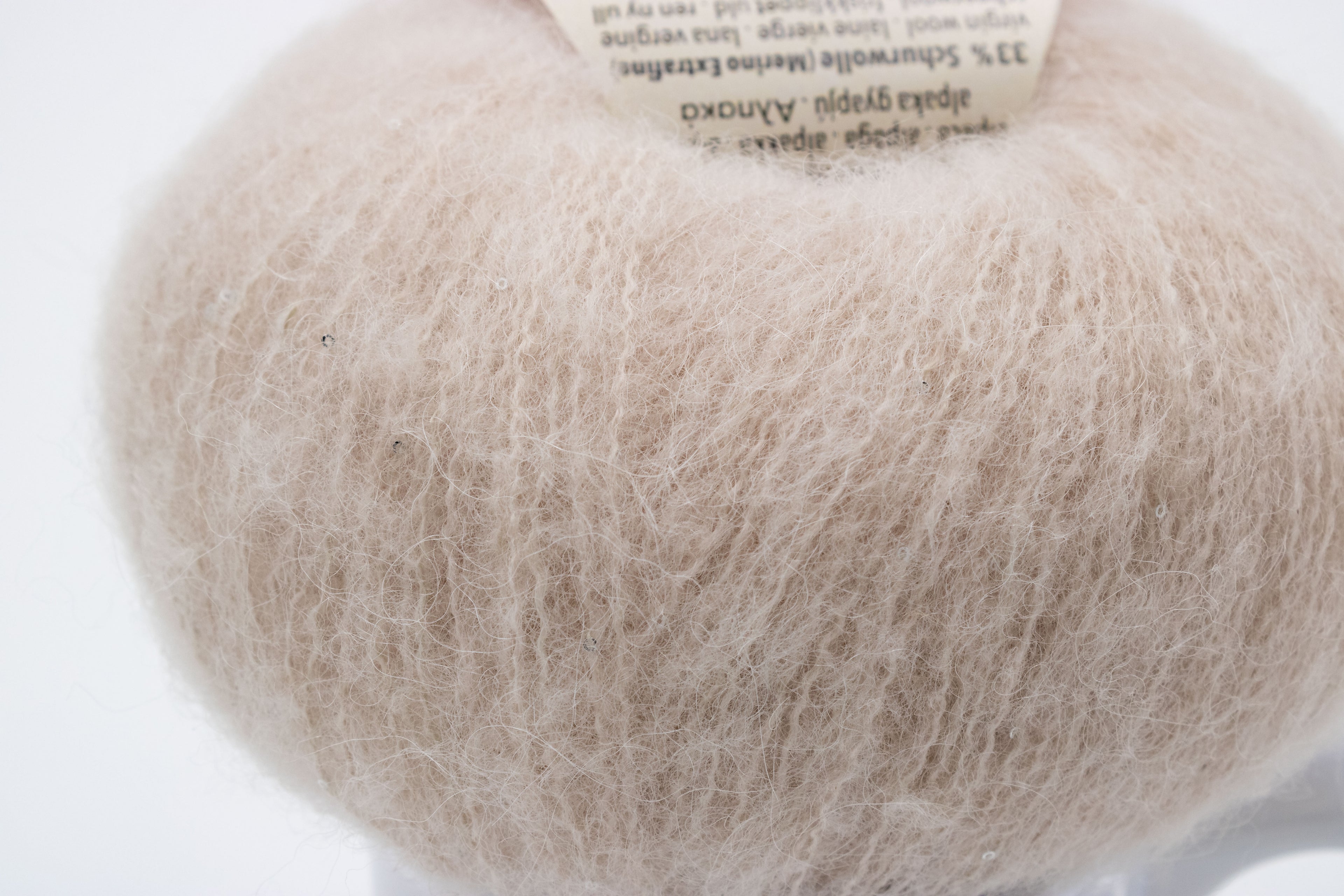 Starlight | 170m/25g | Color: 1 - eggshell